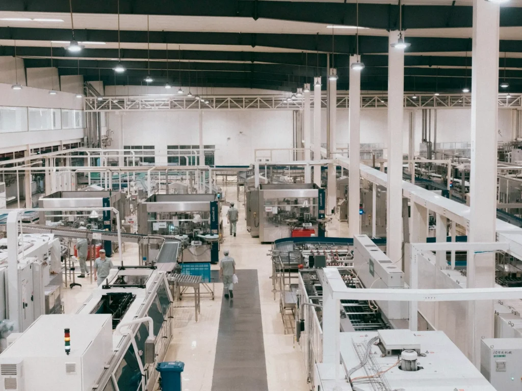 Široki kadar industrijskog postrojenja
